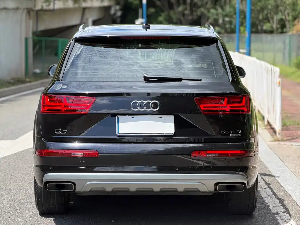 Audi Q7 55 TFSI Tech