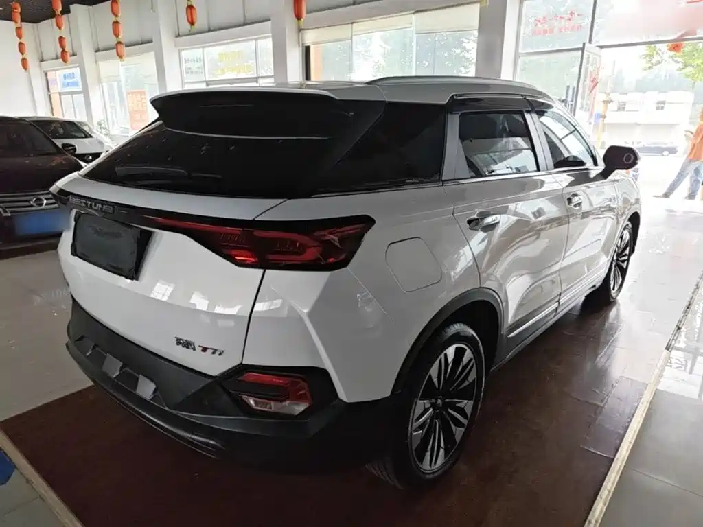 Besturn T77 230 TID Auto Luxury CN-VI