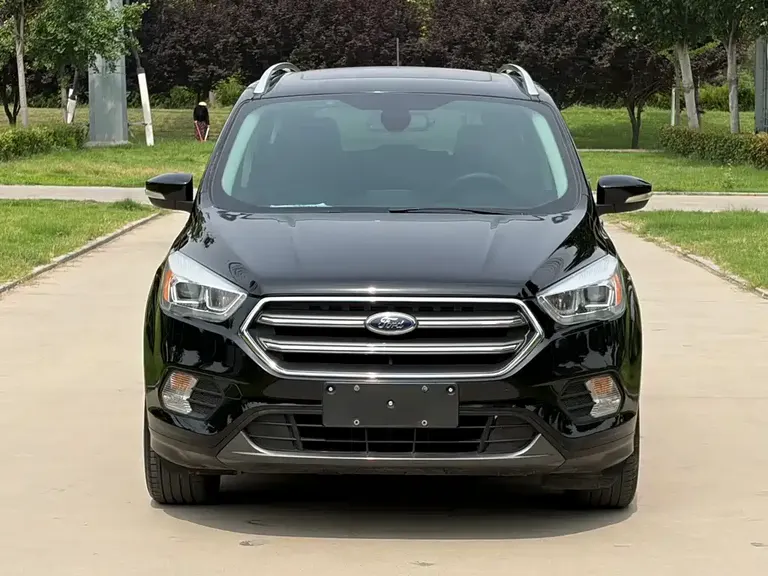 Ford Kuga EcoBoost 180 2 WD Platinum Wing CN-VI
