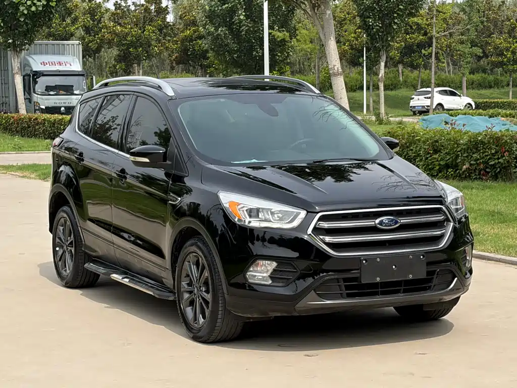 Kuga EcoBoost 180 2 WD Platinum Wing CN-VI