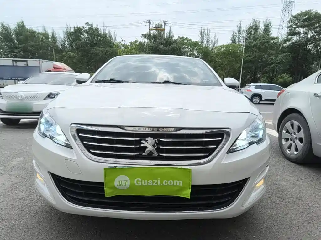 Peugeot 408 1.2 T Auto Luxury