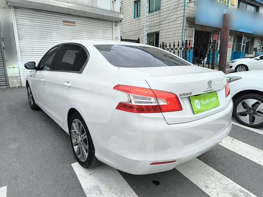 Peugeot 408 1.2 T Auto Luxury
