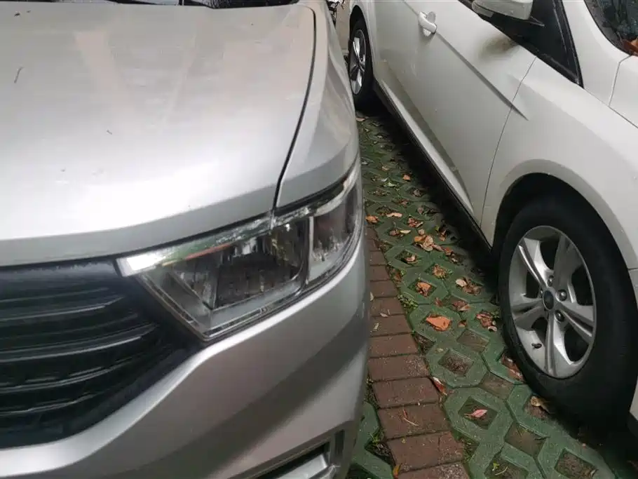 Wuling Hongguang V 1.5 L Power Take Electric Assist LAR