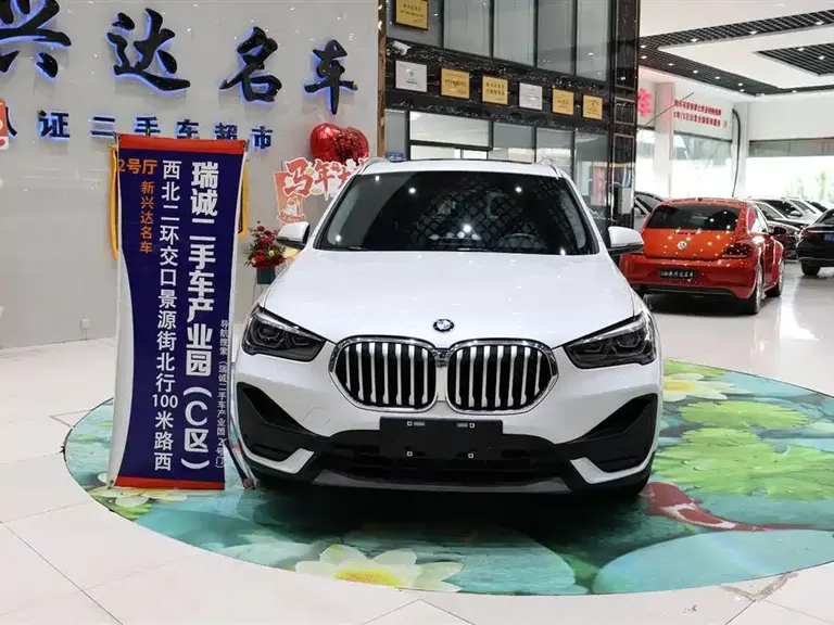 BMW X1 sDrive25 Li Leading