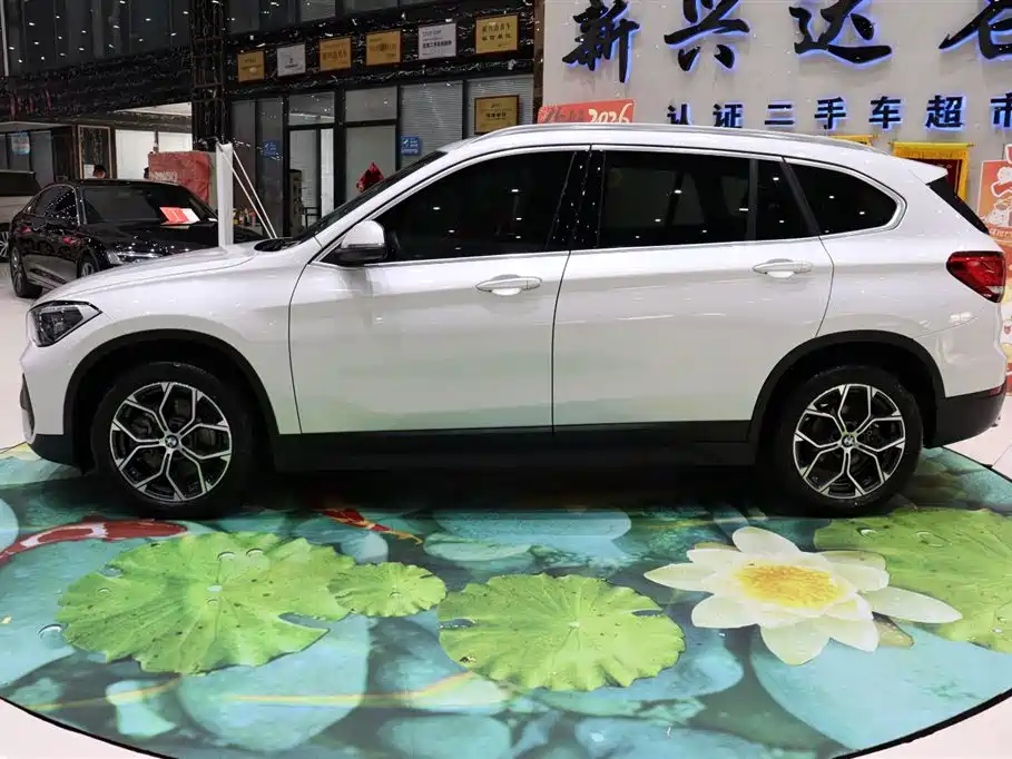BMW X1 sDrive25 Li Leading