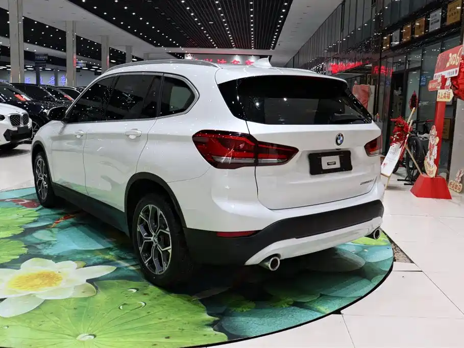 BMW X1 sDrive25 Li Leading