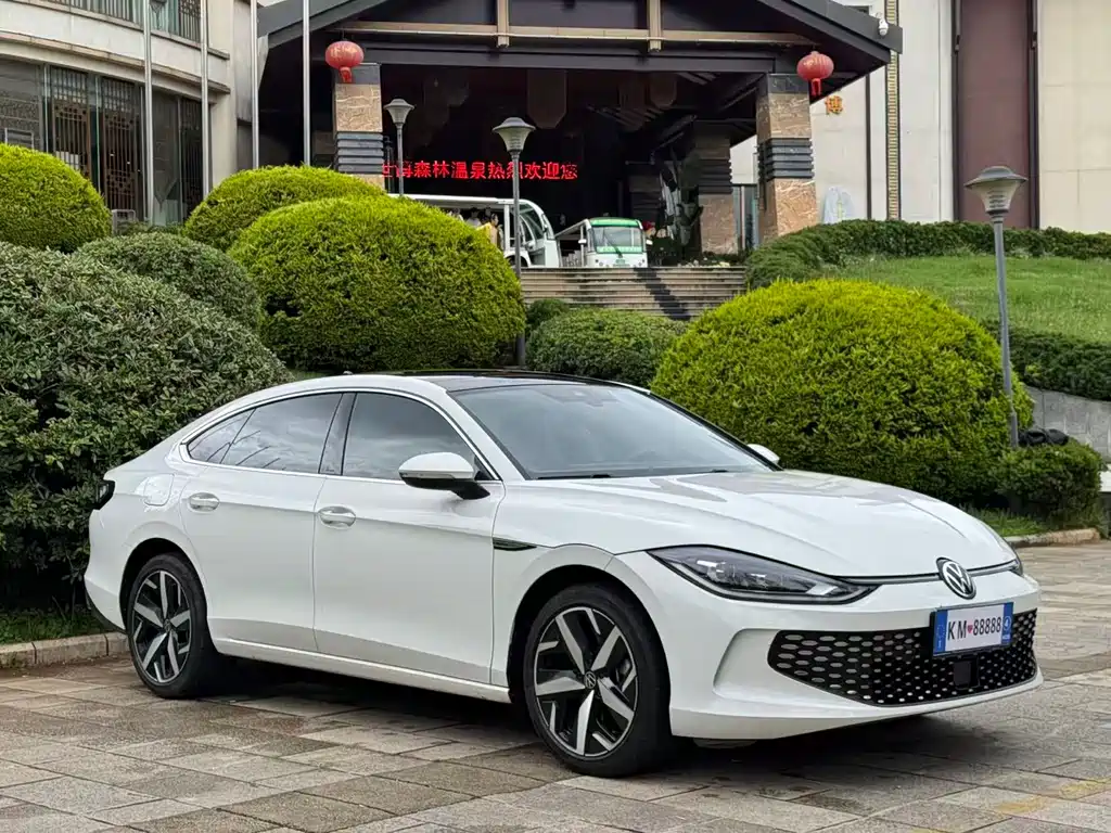 Lamando Lamando L 280 TSI DSG Spicy Cool