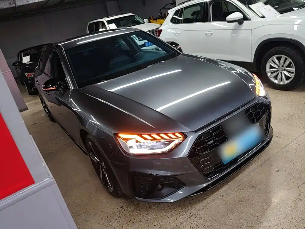 Audi A4 L 40 TFSI Luxury Dynamic
