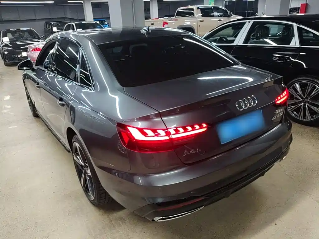 Audi A4 L 40 TFSI Luxury Dynamic