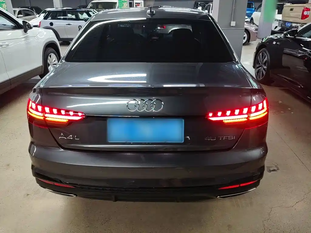 Audi A4 L 40 TFSI Luxury Dynamic