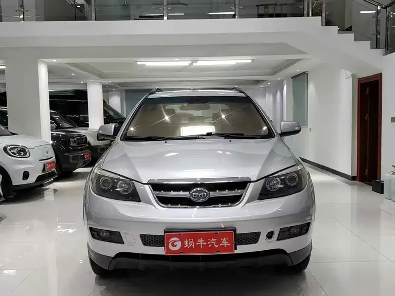 BYD S6 2.4 L Auto Flagship 5-seat