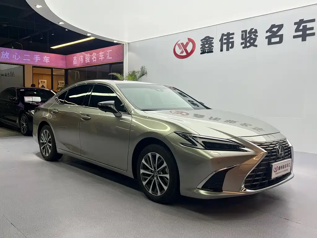 Lexus ES 200 Premium Enjoyment
