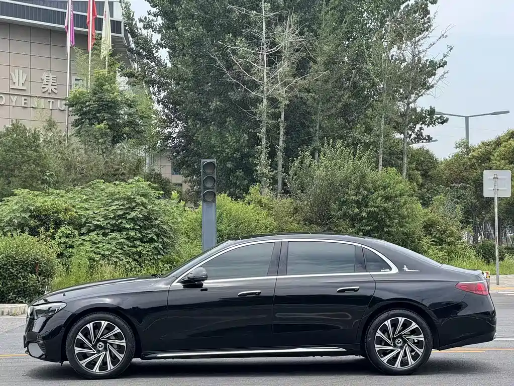 Mercedes-Benz E-Class Facelift E 300 L Luxury