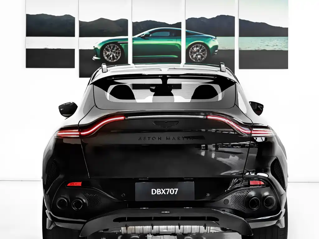 Aston Martin DBX 4.0 T V8 707