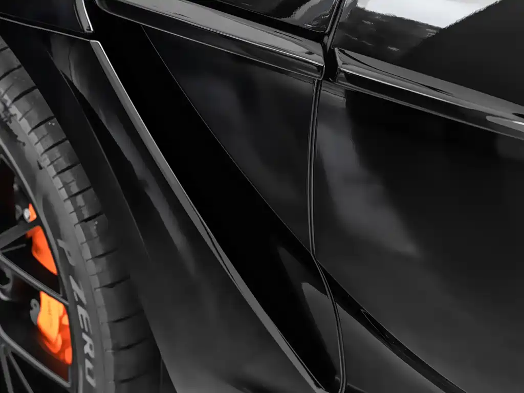 Aston Martin DBX 4.0 T V8 707