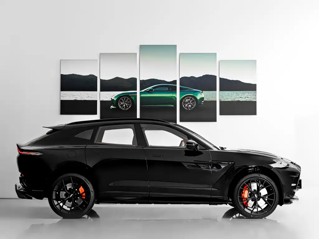 Aston Martin DBX 4.0 T V8 707