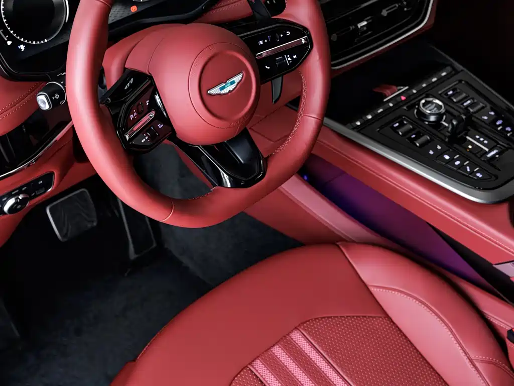 Aston Martin DBX 4.0 T V8 707