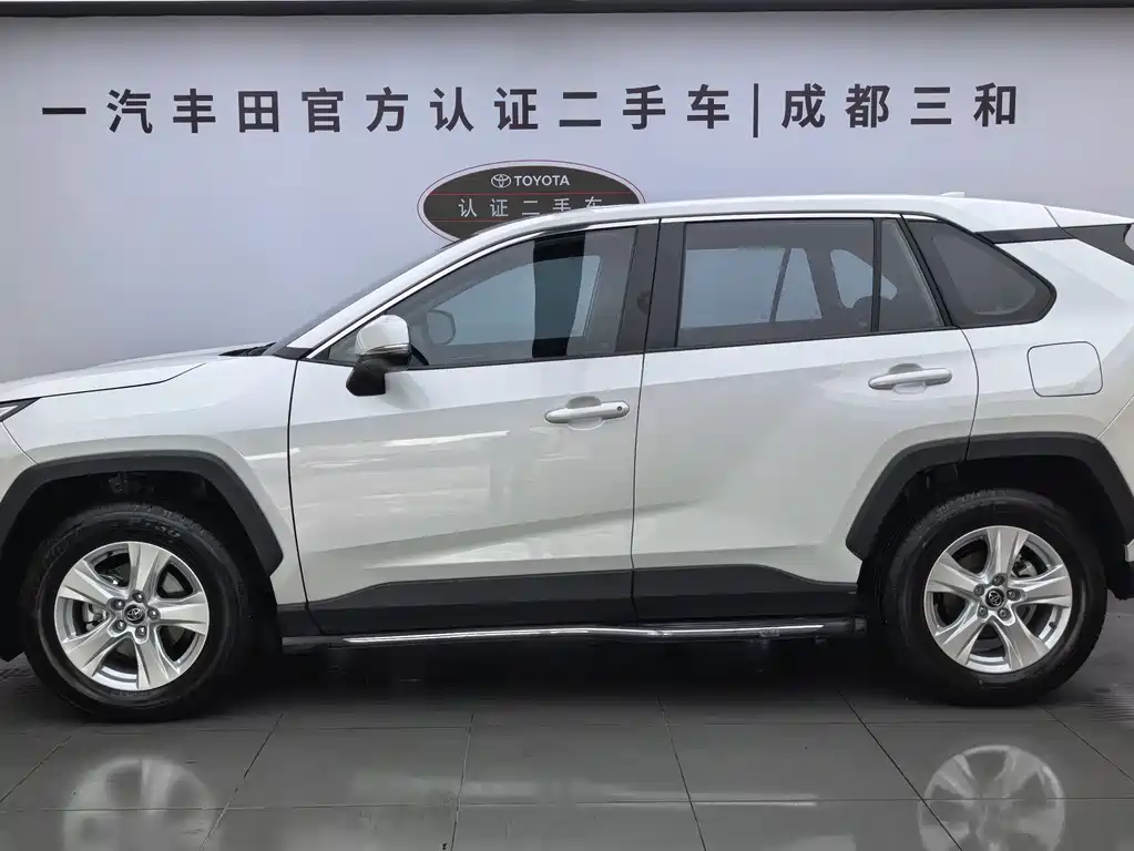 RAV4 2.0 L CVT 2 WD Urban
