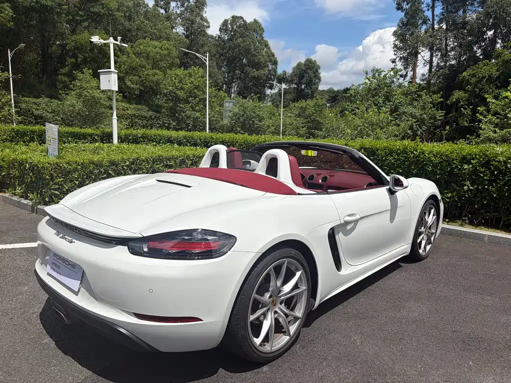 Porsche 718 Boxster 2.0 T