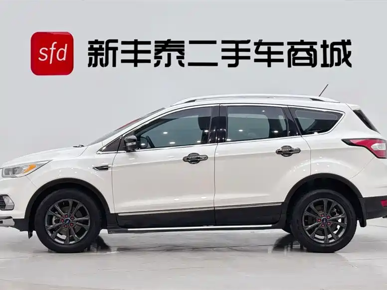 Kuga EcoBoost 180 2 WD Platinum Wing CN-VI