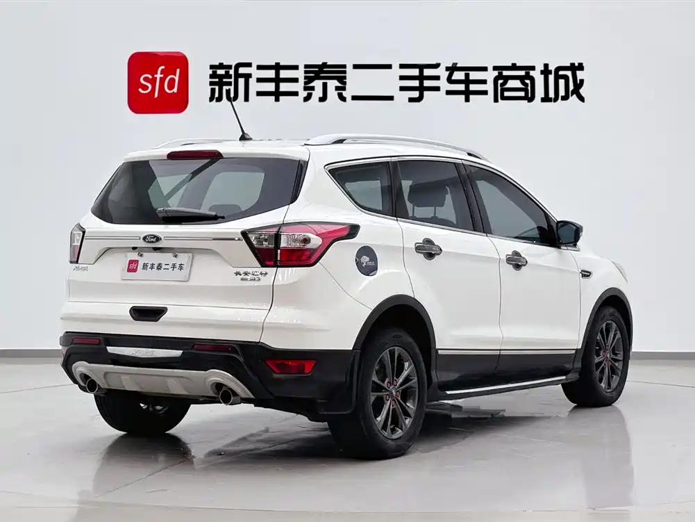 Kuga EcoBoost 180 2 WD Platinum Wing CN-VI