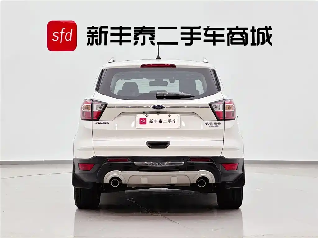 Kuga EcoBoost 180 2 WD Platinum Wing CN-VI