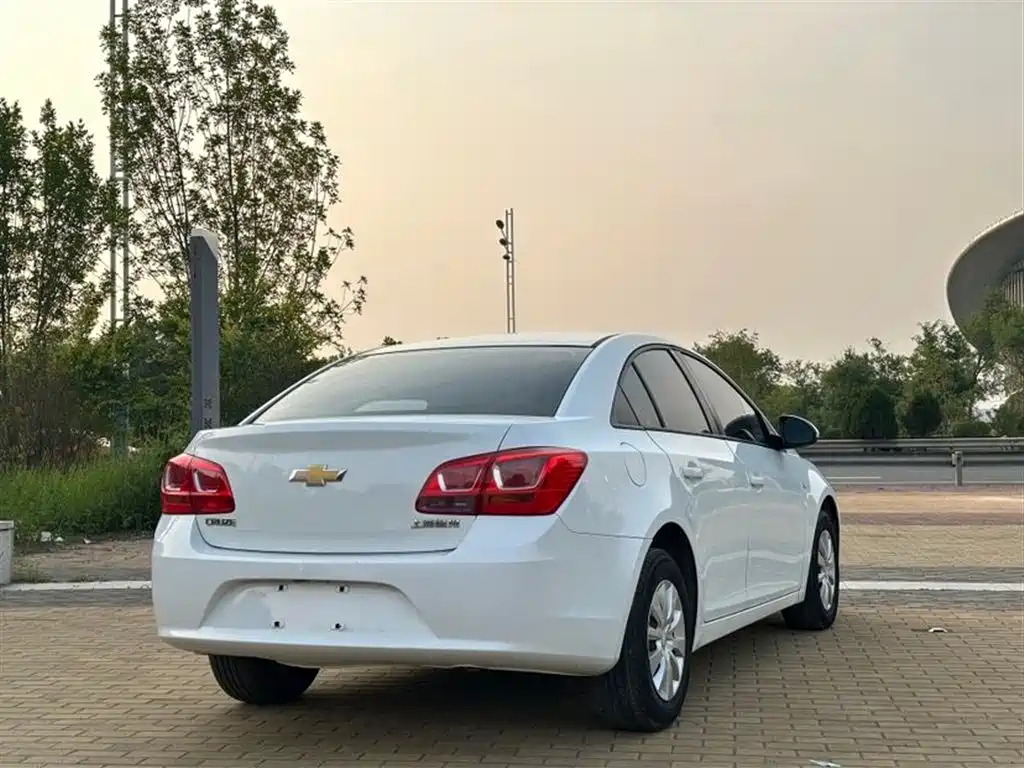 Cruze 1.5 L Classic SL MT