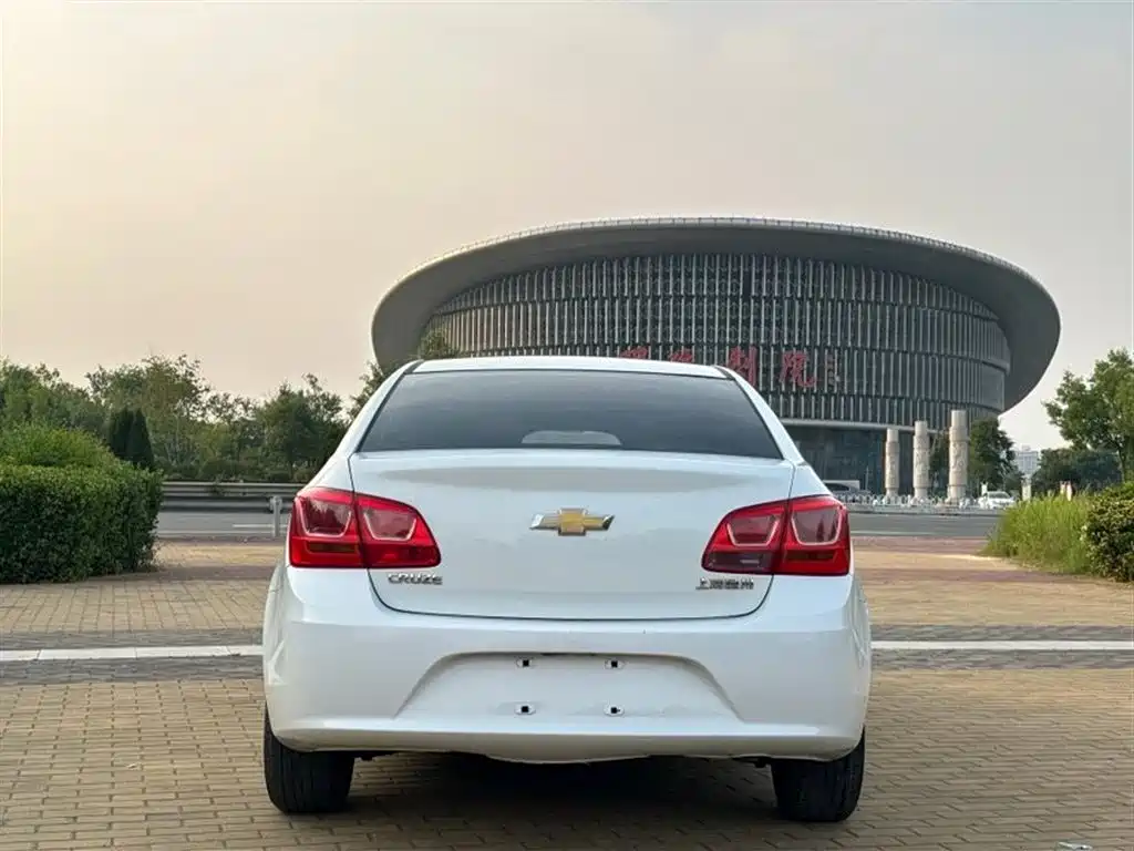 Cruze 1.5 L Classic SL MT