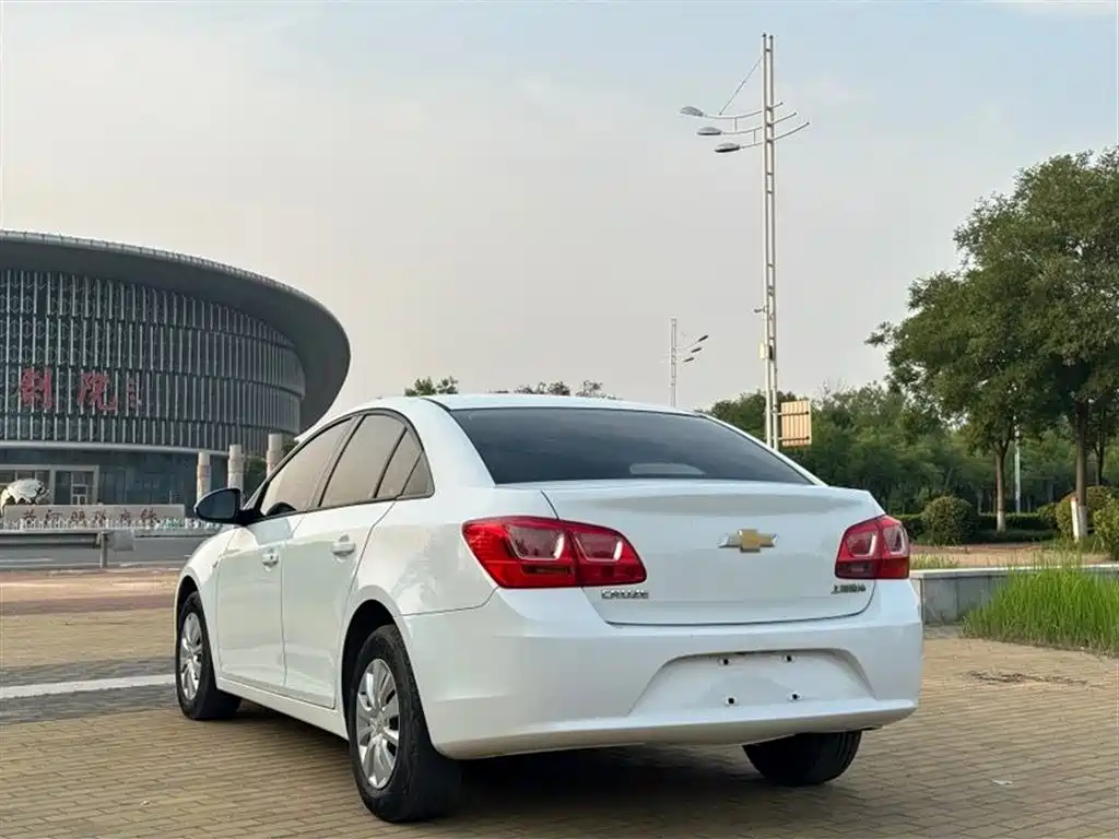 Cruze 1.5 L Classic SL MT