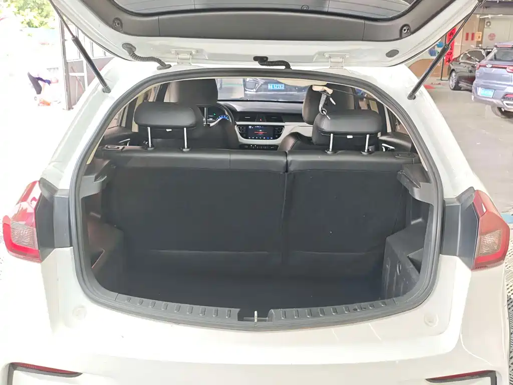 Vision X3 1.5 L CVT Distinguished