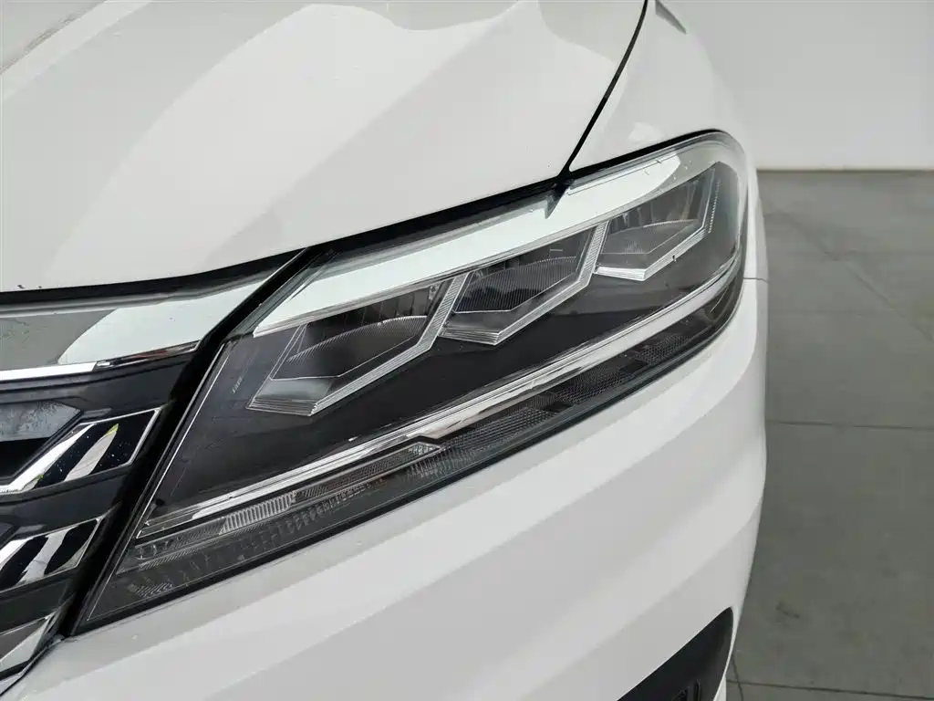 Lavida 1.5 L Auto Style CN-V