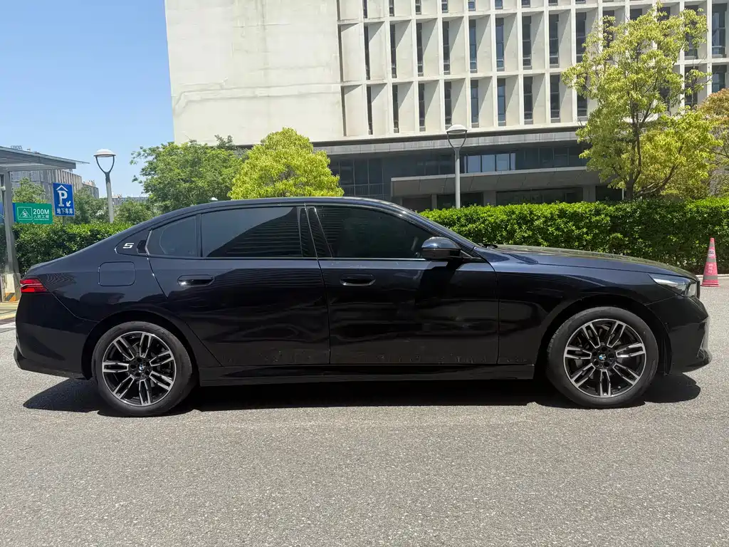 BMW 5 Series 530 Li Leading M Sport Package