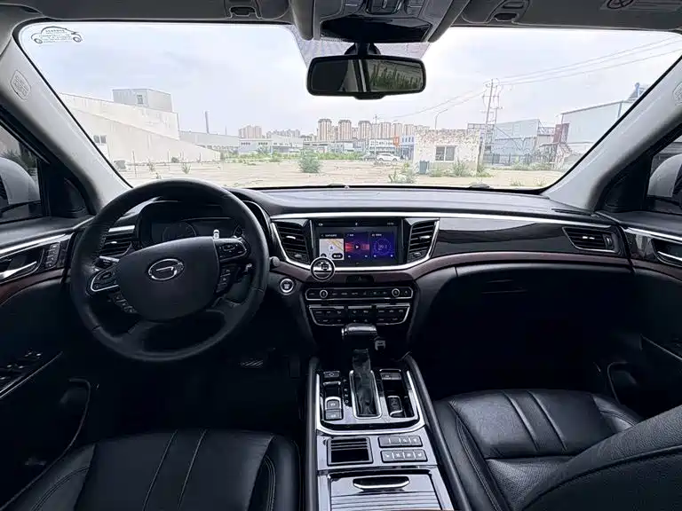 GAC Trumpchi GS8 320 T 2 WD Luxury Connected (7-seat)