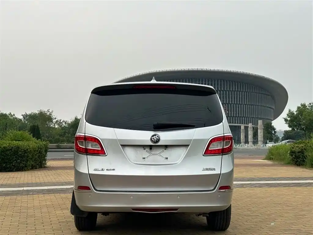 Buick GL8 3.0 L XT Luxury Business Flagship