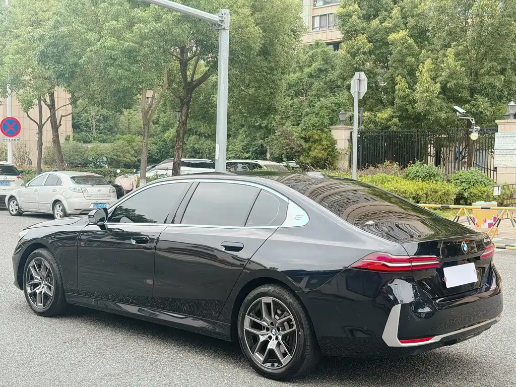 BMW 5 Series 530 Li Leading M Sport Package