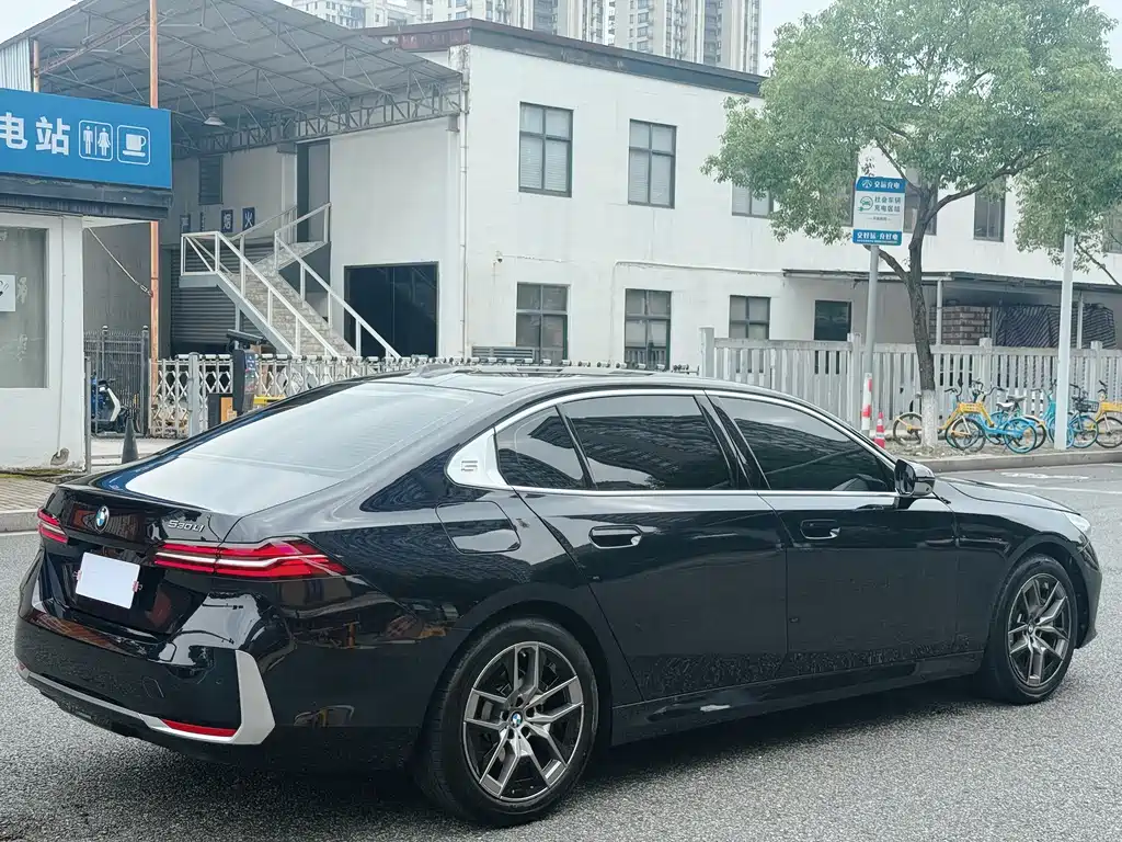 BMW 5 Series 530 Li Leading M Sport Package