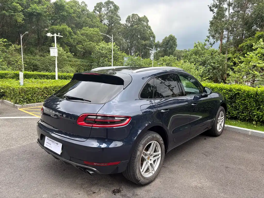 Macan Macan 2.0 T