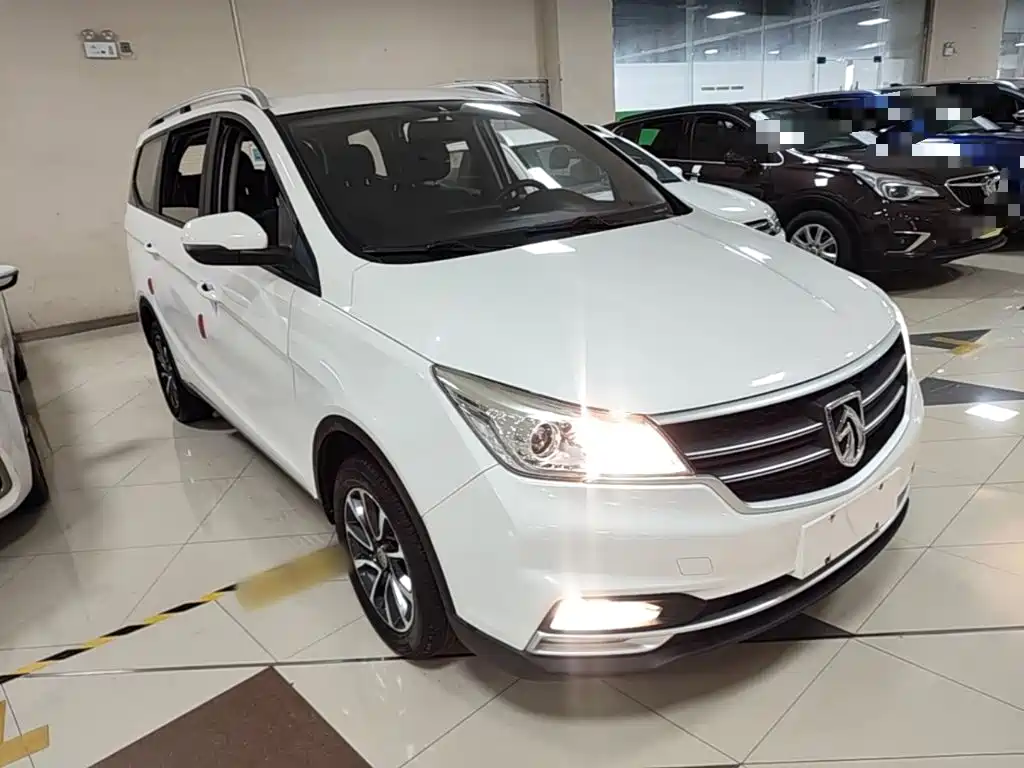 Baojun 730 宝骏730 2019款 1.5 T 手动时尚型 7座 国V
