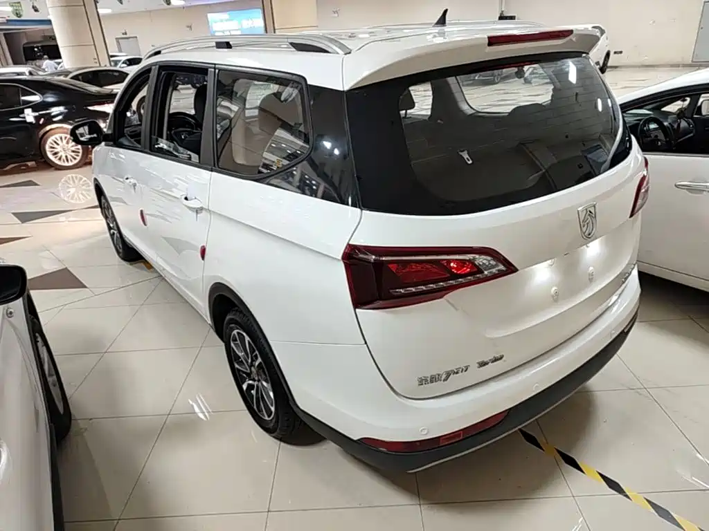 Baojun 730 宝骏730 2019款 1.5 T 手动时尚型 7座 国V