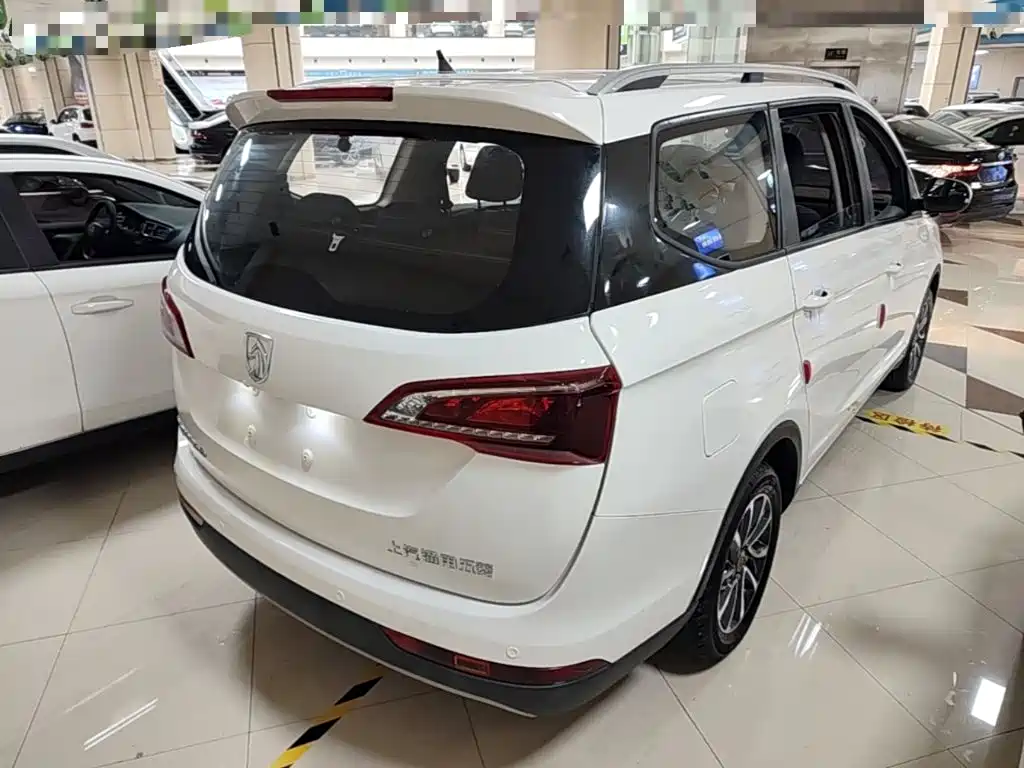 Baojun 730 宝骏730 2019款 1.5 T 手动时尚型 7座 国V