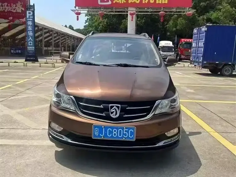 Baojun 730 1.5 L Manual Comfort 7-seat CN-V