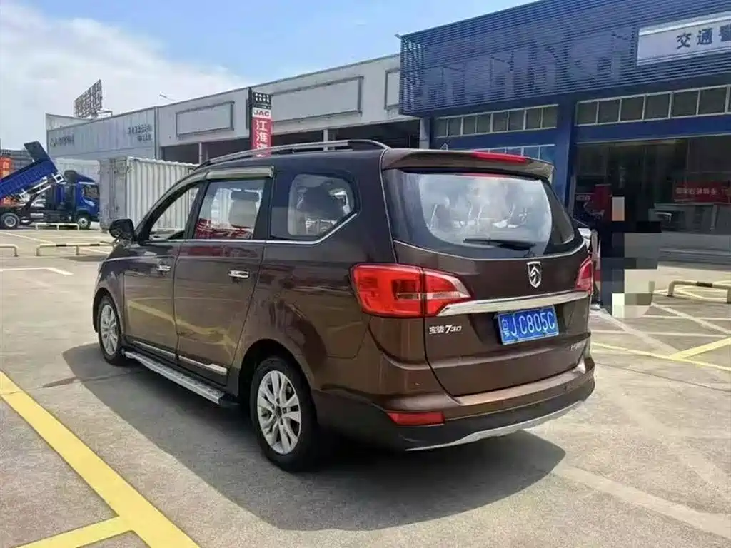 Baojun 730 1.5 L Manual Comfort 7-seat CN-V