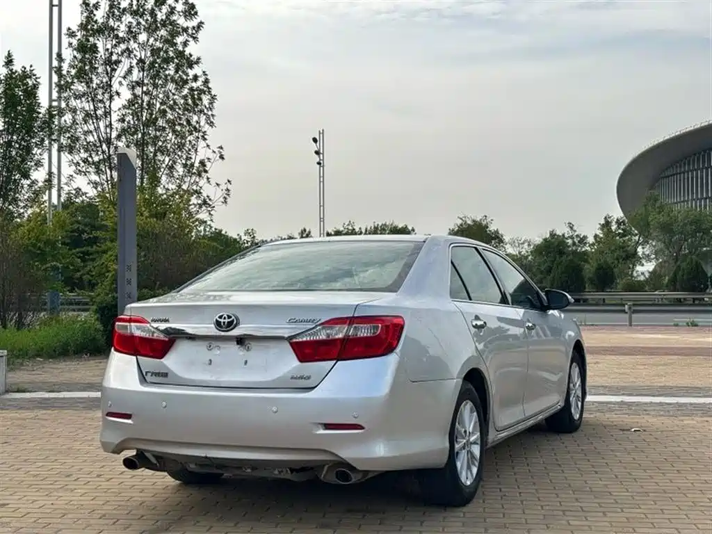 Camry 2.5 G Luxury