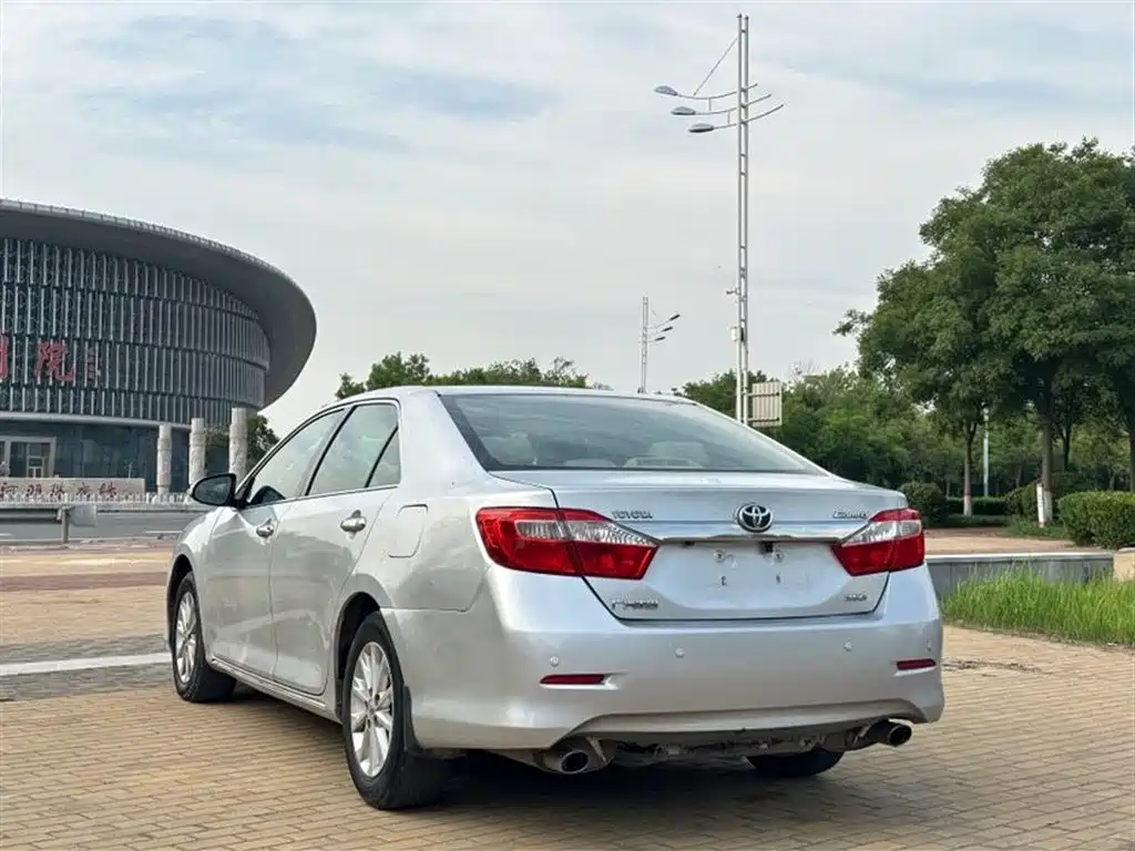 Camry 2.5 G Luxury