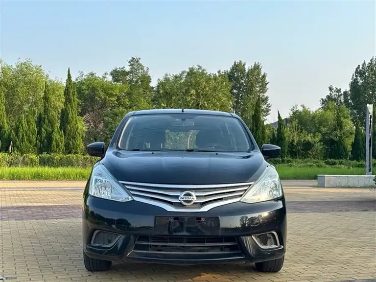 Nissan Livina 1.6 XE CVT Comfort