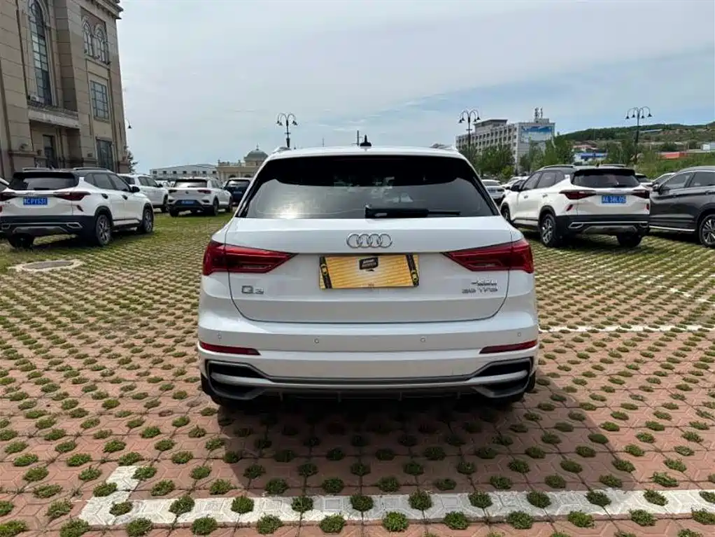 Audi Q3 35 TFSI Fashion Dynamic