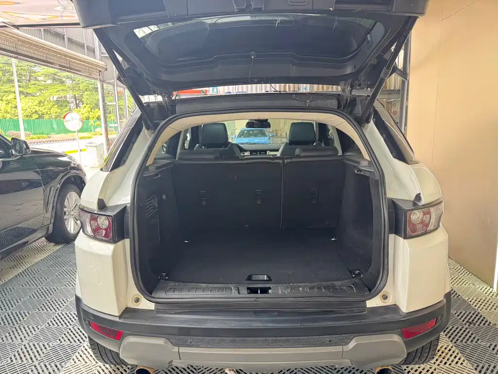 Range Rover Evoque (Import) 2.0 T 5-door Shine Enjoyment