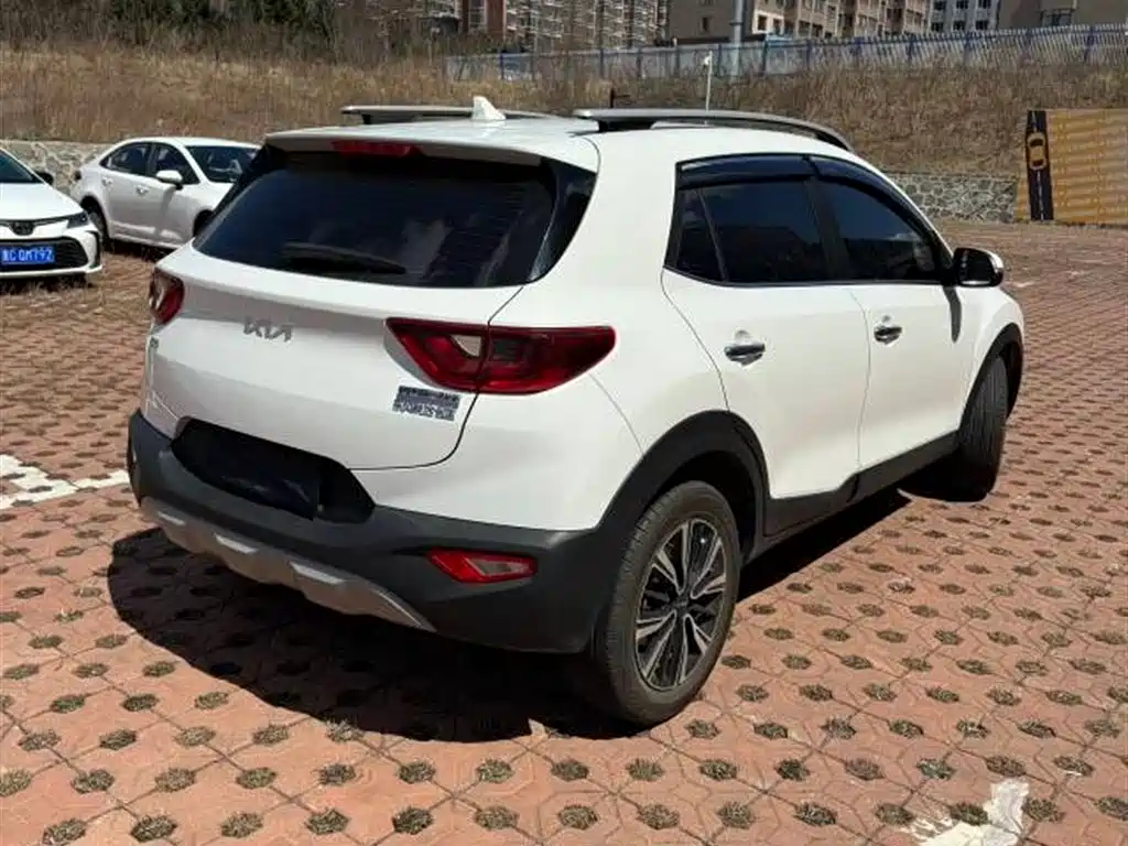 Stonic 1.4 L CVT Fun Enjoyment