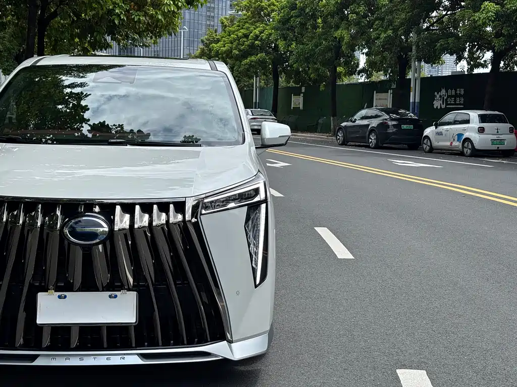 GAC Trumpchi M8 Grandmaster Series Dual Engine Flagship