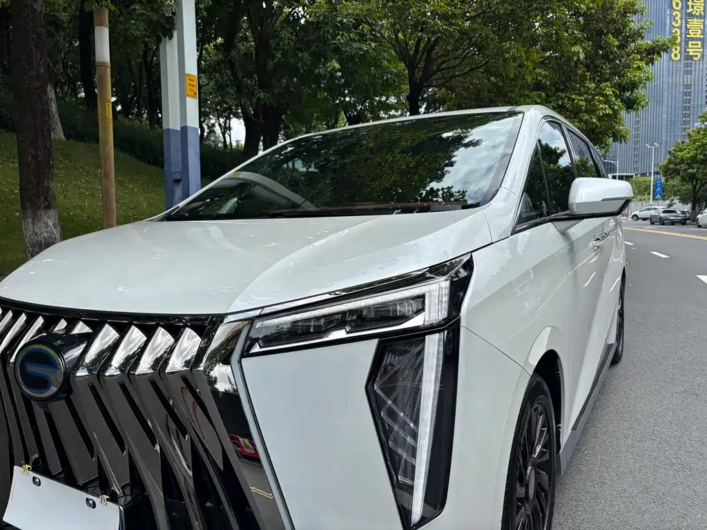 GAC Trumpchi M8 Grandmaster Series Dual Engine Flagship